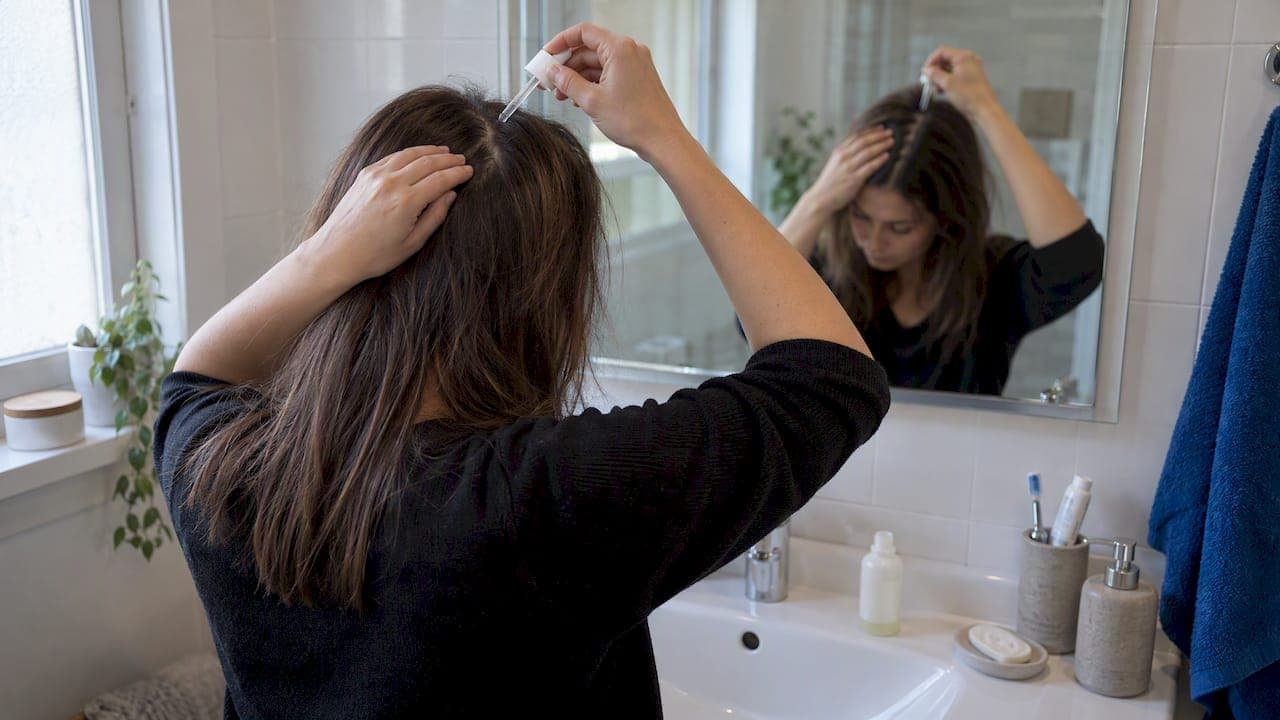 Cómo tratar el cabello fino cuando notas pérdida de densidad